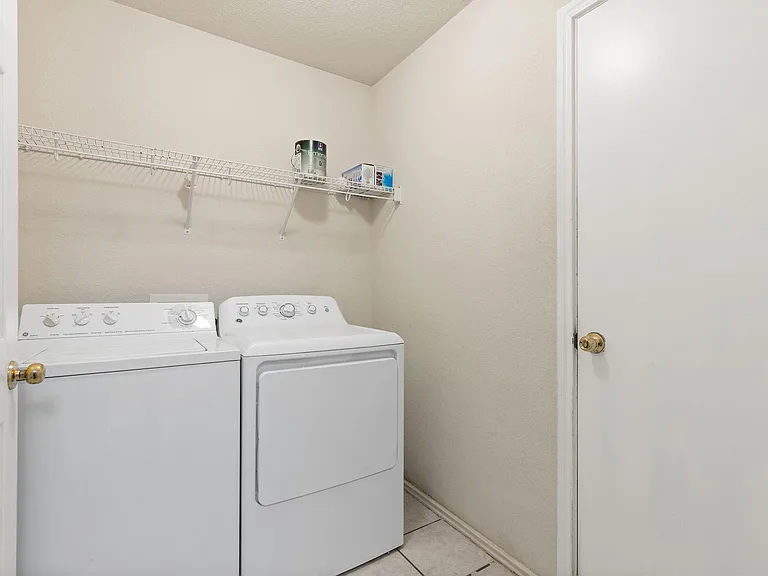 3812 Eagles Nest St — Photo 25