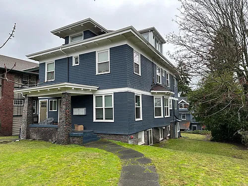 5204 18th Ave NE #F Photo 1