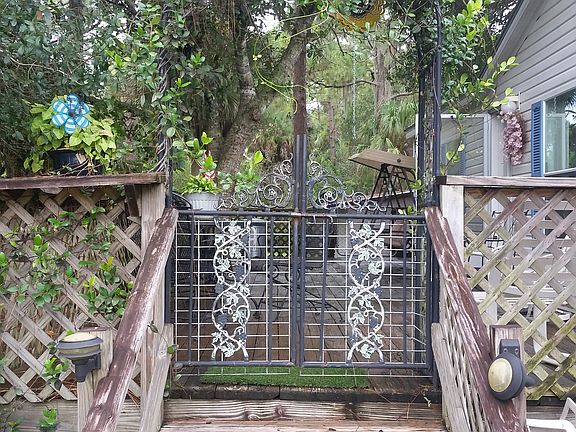 Beautiful Front Porch!!