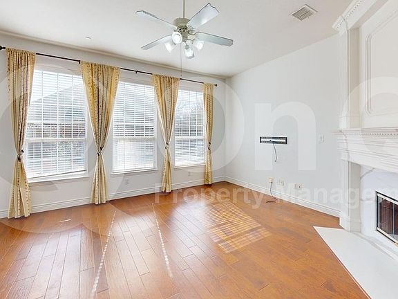 2nd image of 1020 Thorncliff Trl