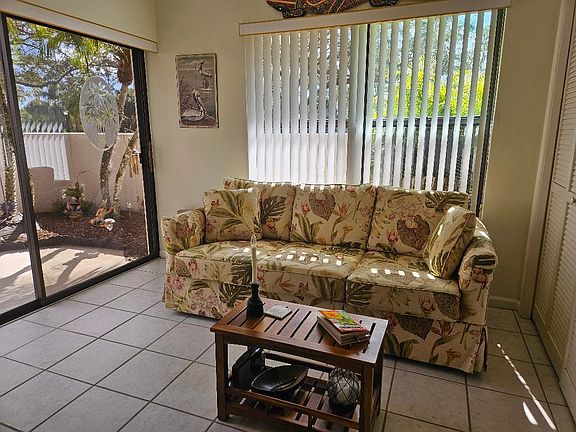 5th image of 6070 SE Martinique Drive #104