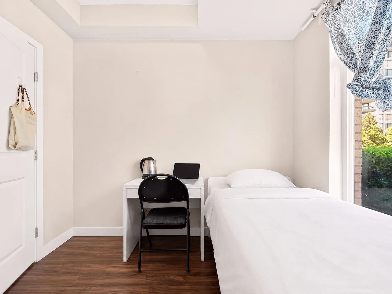 1 bed, 900 sqft, $1,550 — Photo 3