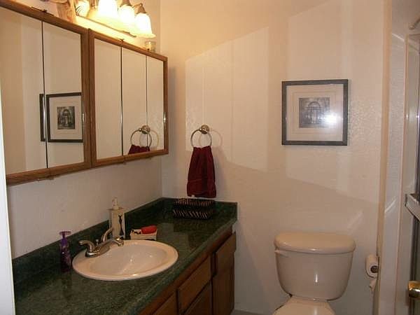 2nd image of 1550 Foster Ave