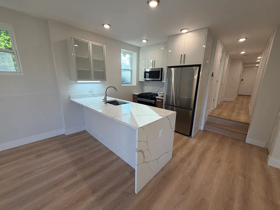 102 Palisade Ave #B