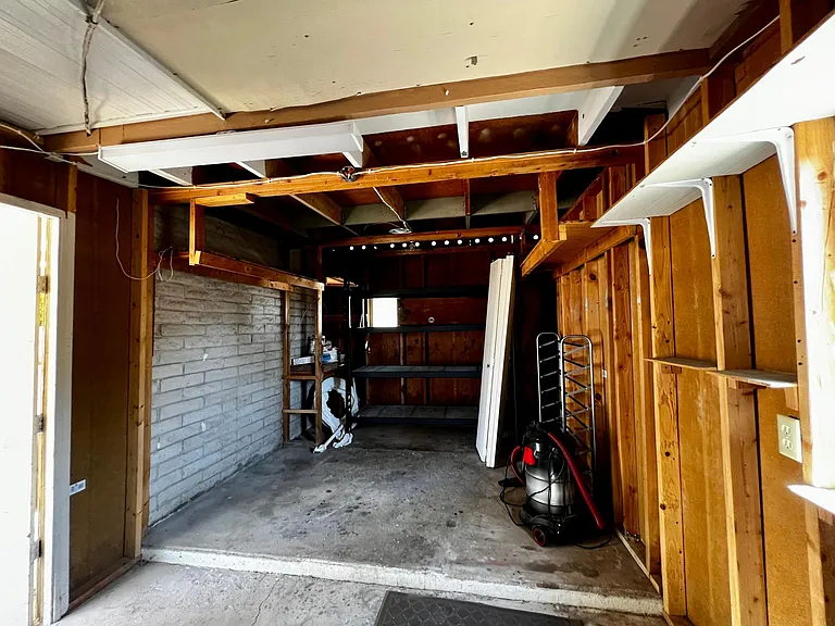 8024 E Victoria Dr — Photo 23