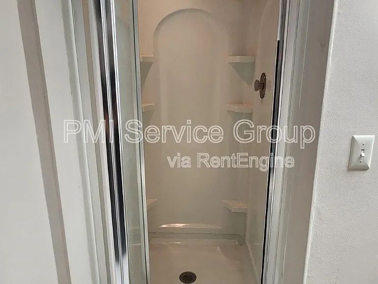 229 Hickory St — Photo 12