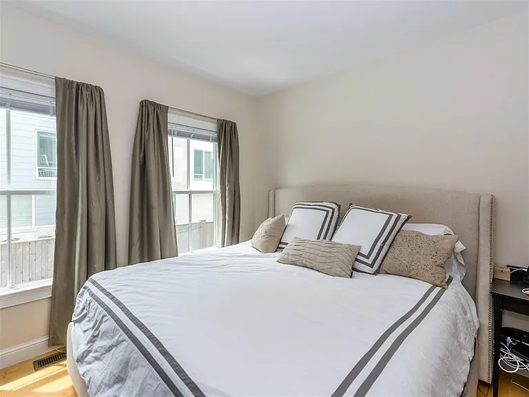 11 Sheridan St #2 — Photo 4