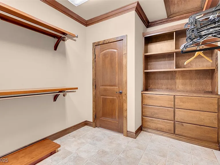 264 Crestview Dr — Photo 59