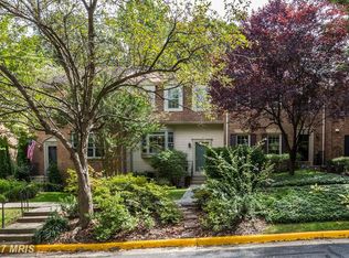 6820 Earthstar Ct, Springfield, VA 22152