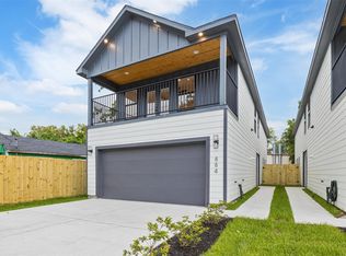 884 Prosper St, Houston, TX 77088