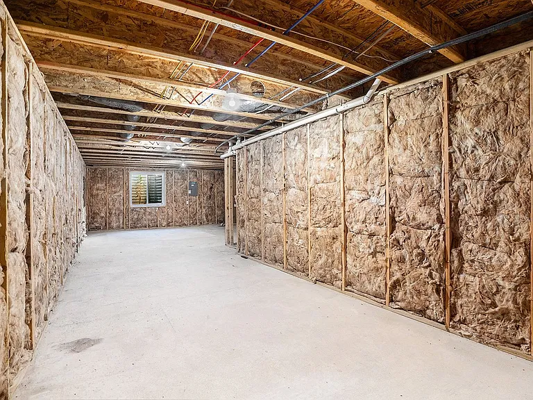 1048 Broken Ridge Dr — Photo 22