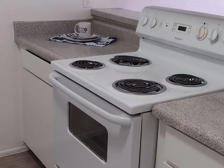 Mountain Lakes Apartments — Photo 17