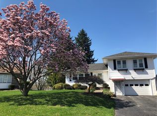 97 High Point Trl, Rochester, NY 14609