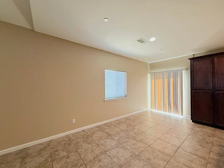 4014 Cinnabar Ave — Photo 4
