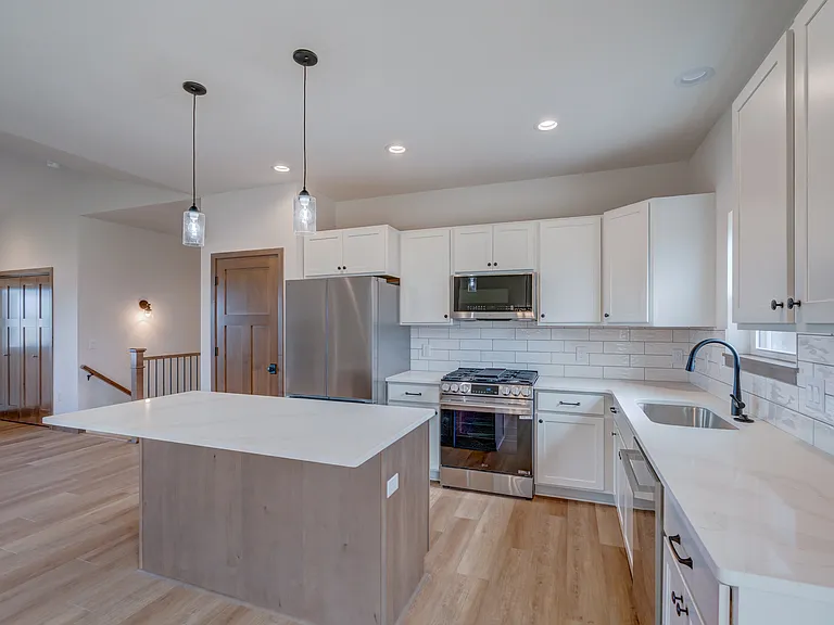 103 Graelyn Cir — Photo 3