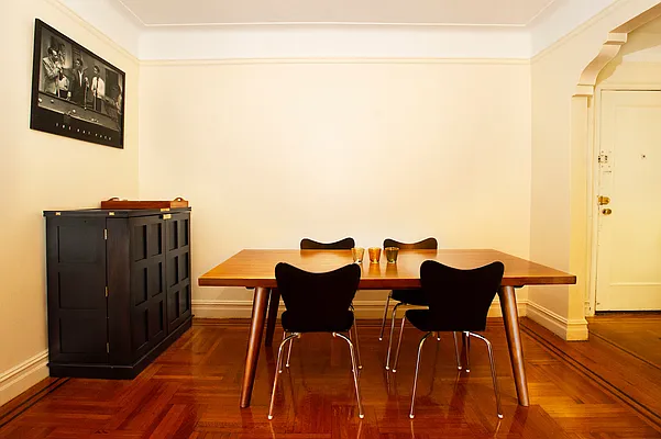 Rented by Lang Realty LLC | media 9