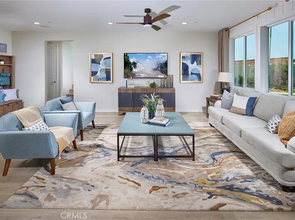 30987 Avenida Ramblas, Highland, CA 92346