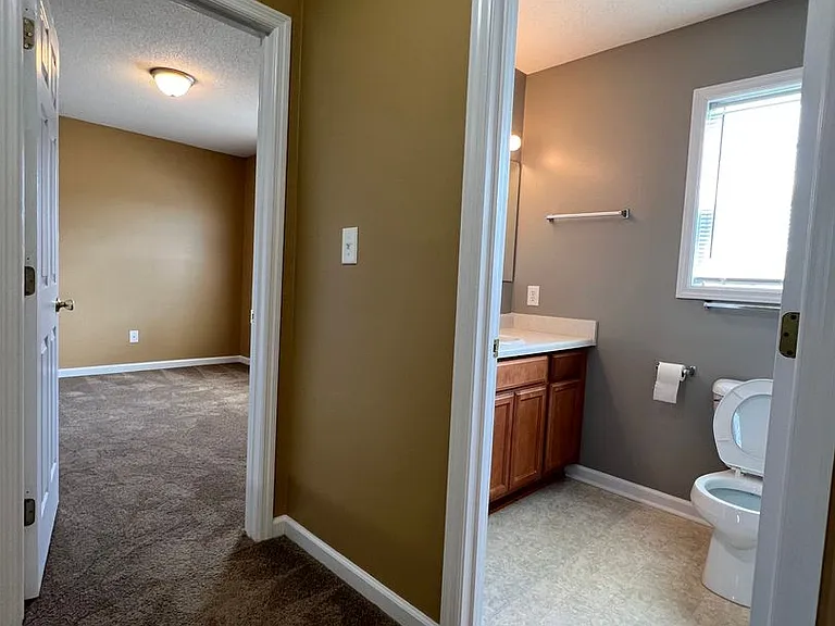 304 Mann St — Photo 28