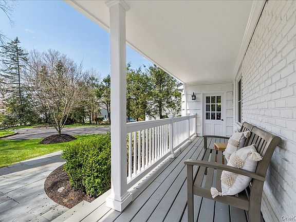 2nd image of 8 Heritage Court