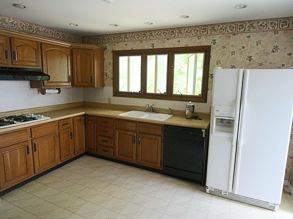 2nd image of 2955 Heatherton Dr