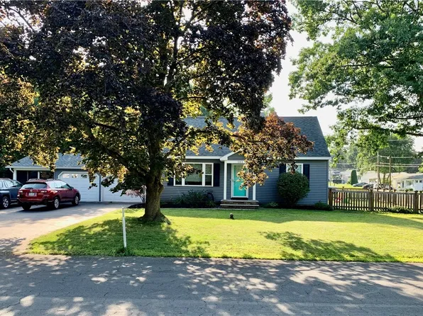 101 Sargent Ln, Liverpool, NY 13088