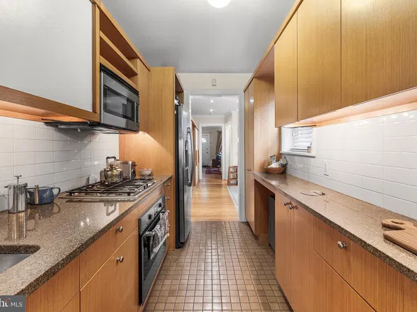 261 S Van Pelt St, Philadelphia, PA 19103