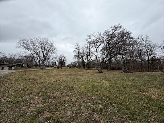 5th image of 14748 N Court Seven
