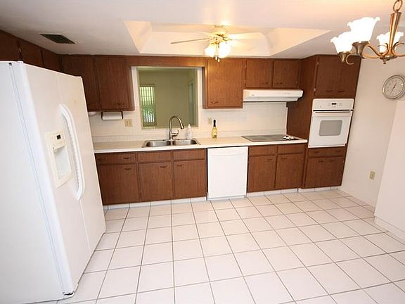 3rd image of 1938 Fairway Cir E