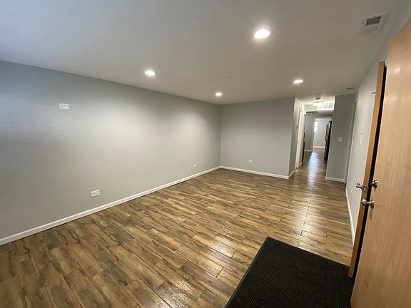 3rd image of 5835 W Lawrence Ave #1