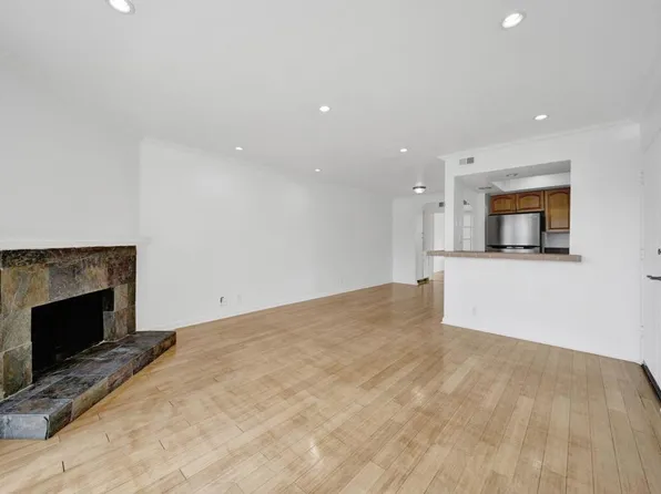 7307 Haskell Ave APT 4, Van Nuys, CA 91406