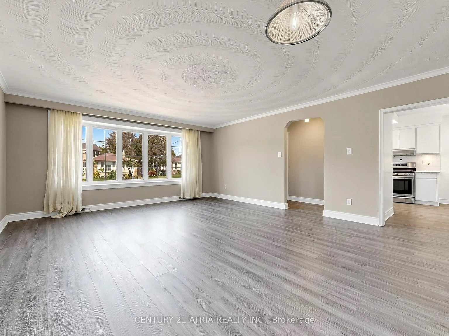4 bed, $3,980 — Photo 3