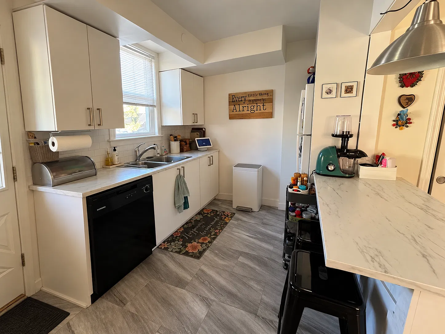 3 bed, 1.5 bath, 1200 sqft, $2,450 — Photo 3