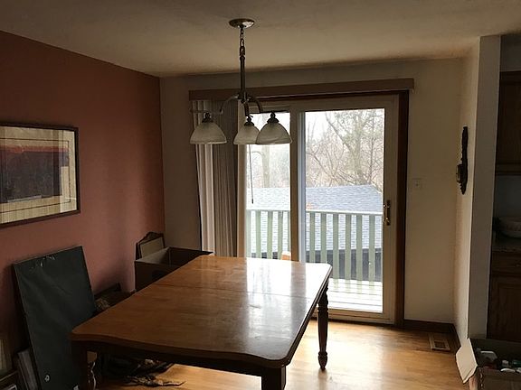 Dining area upper unit