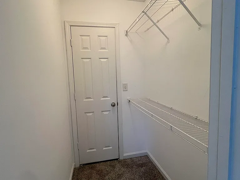 154 Island Bluff Dr — Photo 16