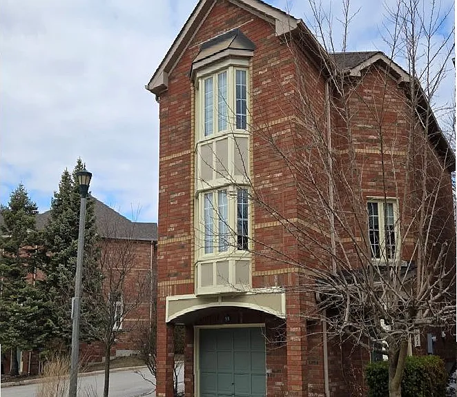 33 Guildpark Ptwy — Photo 1