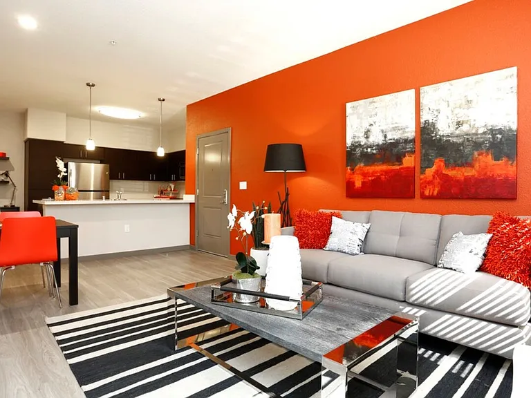 Hacienda Apartments — Photo 13