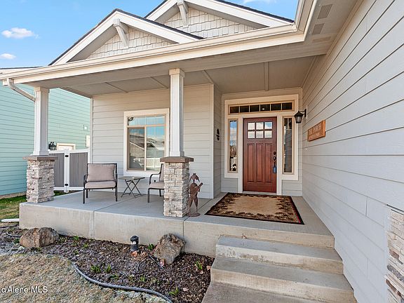 2nd image of 2706 W Daylily Dr