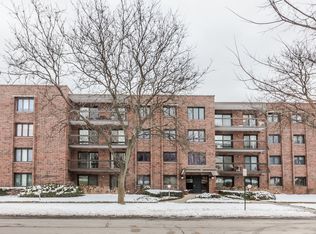 9221 Drake Ave APT 103, Evanston, IL 60203