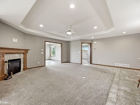 4th image of 3405 Hemingway St