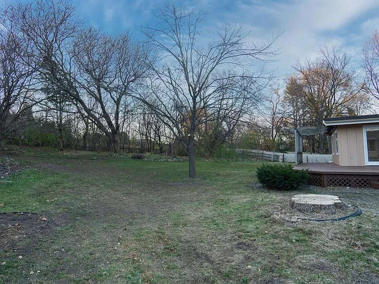 19115 Homestead Cir — Photo 25