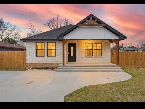 211 Moss Ave, Hearne, TX 77859