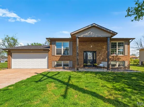 217 E Shiloh Dr, Red Bud, IL 62278