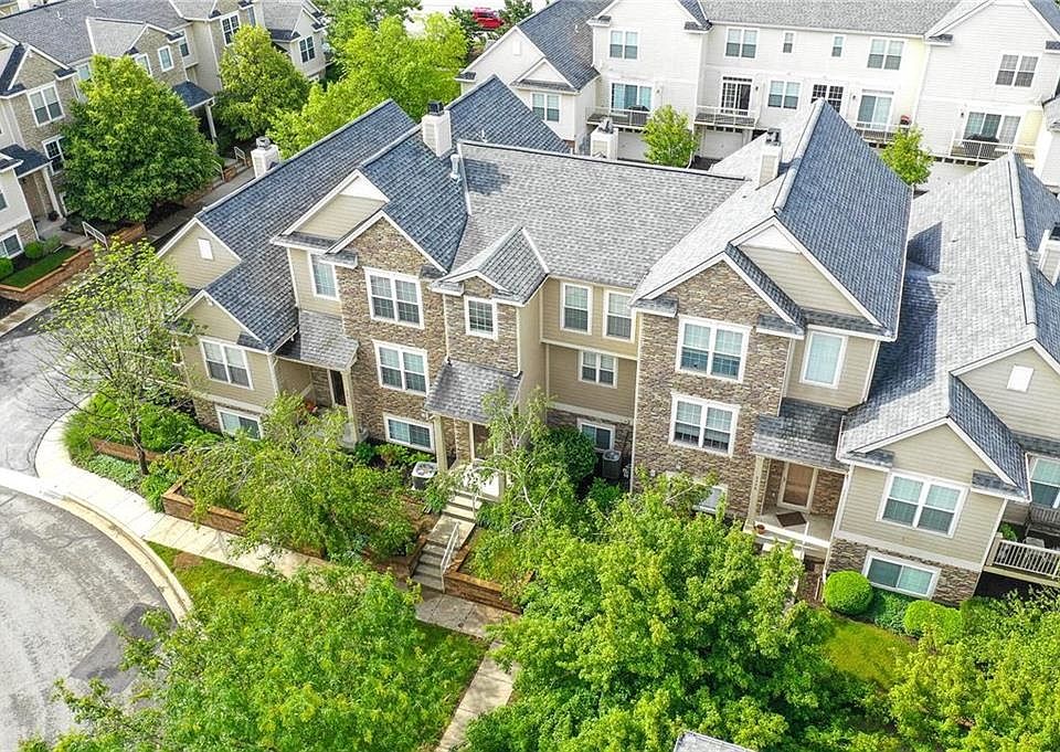 Building exterior included in HOA.