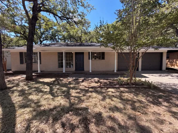1229 King Dr, Bedford, TX 76022