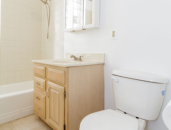 3rd image of 4309 N Hoyne Ave #1