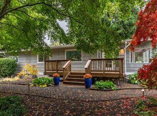 11146 NE Wing Point Dr, Bainbridge Island, WA