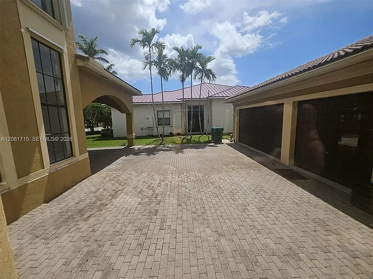 18794 SW 17th Ct — Photo 7