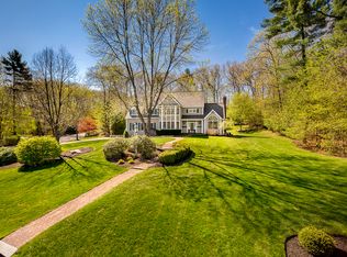 10 Wedgewood Dr, Hopkinton, MA 01748