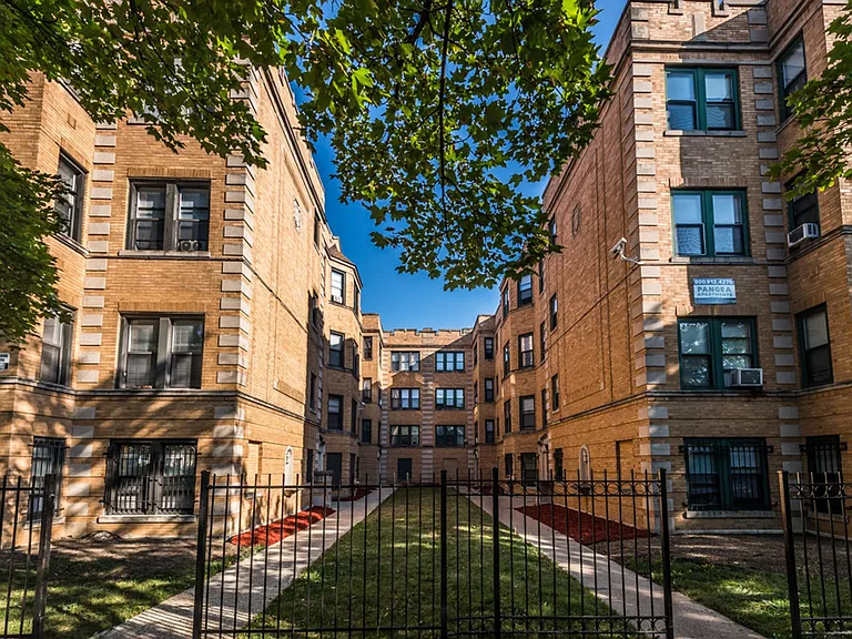 5040-42 W Quincy St — Photo 15