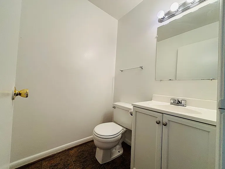306 Shenandoah Cir — Photo 9